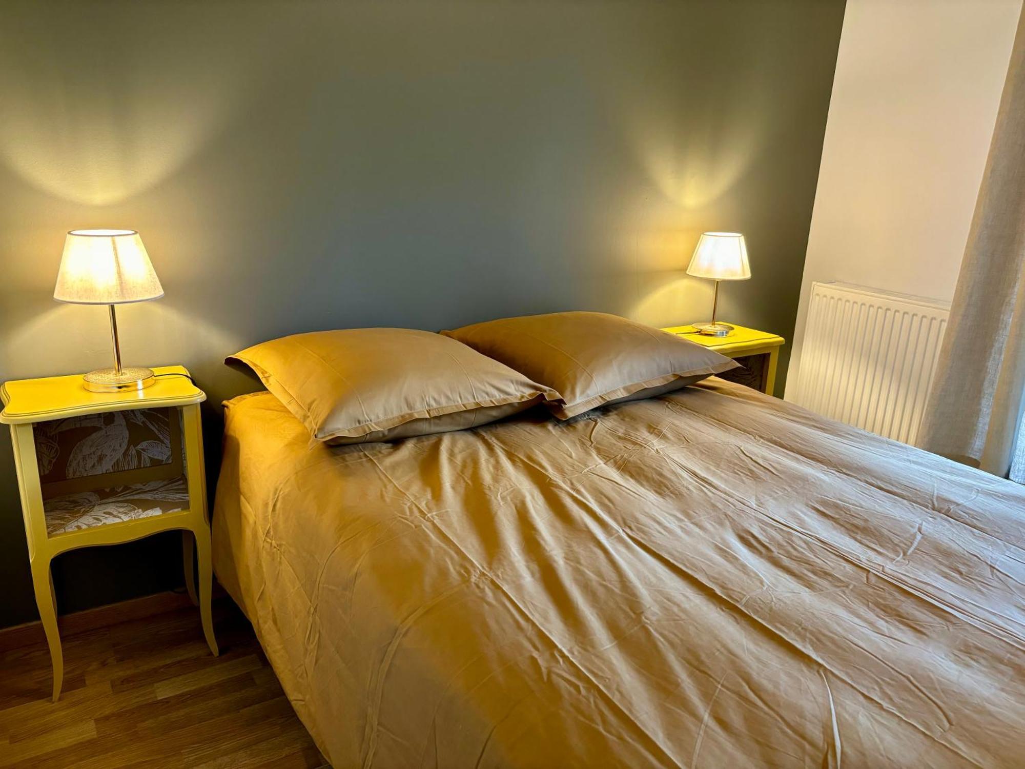 Apartment Proche Centre Parking & Terrasse